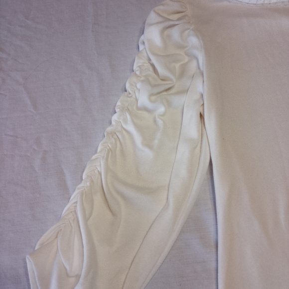 Chenault Off White Lightweight Sweater Gathered 3/4 Sleeves Faux Pearl Neckline - Picture 2 of 5